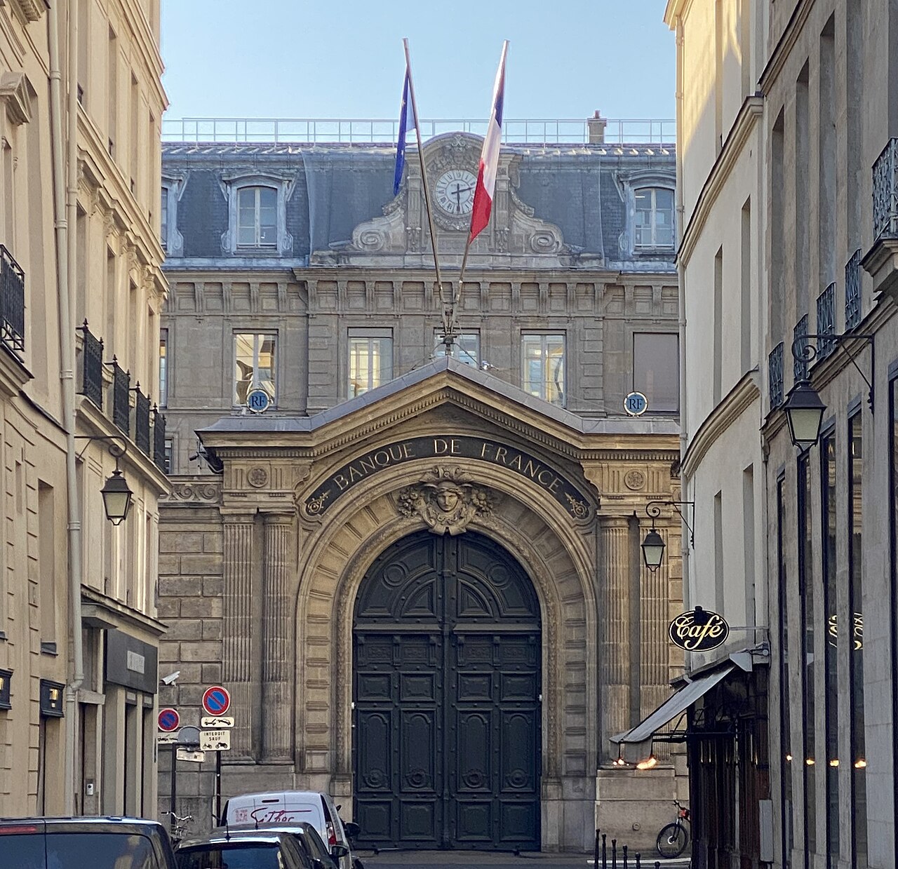 L’entrée de la Banque de France à Paris.